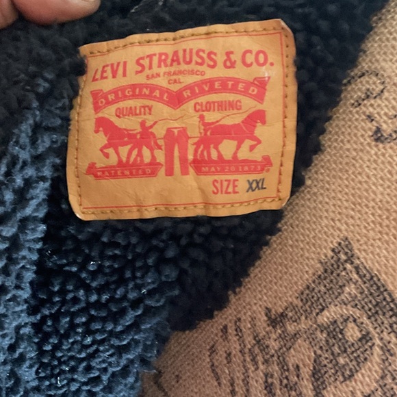 Levi's Black Acid Wash Denim Jacket with Sherpa Collar - Picture 2 of 5